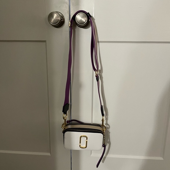 LIMITED EDITION MARC JACOBS SNAPSHOT BAG - Picture 2 of 5